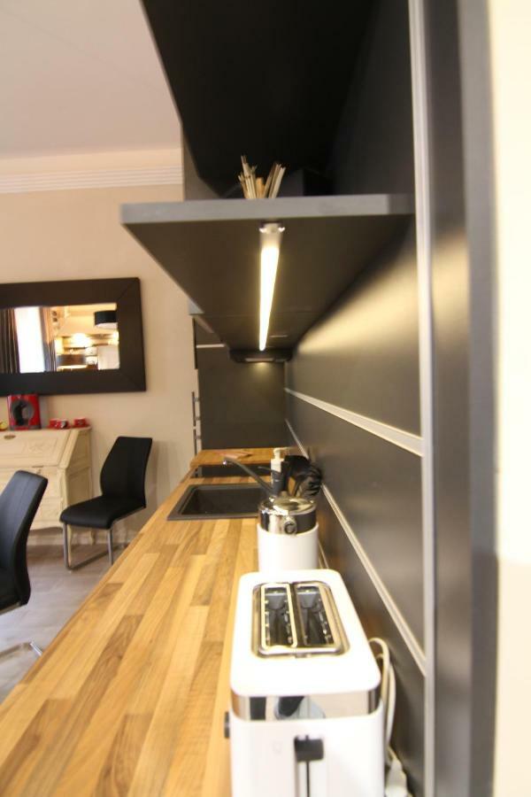 Center Of The Center, The Grand Deluxe Apartment Budapest Exterior photo